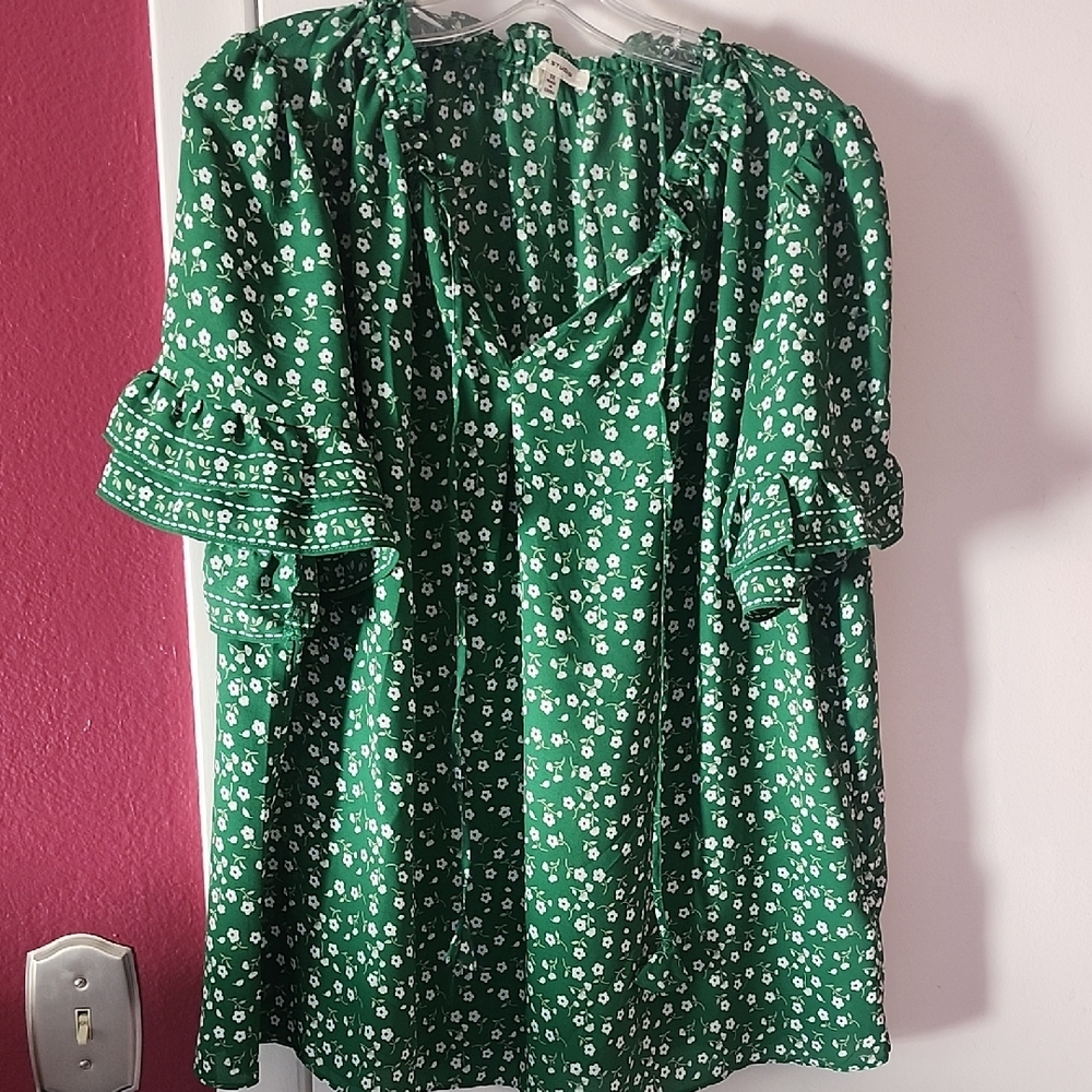 Max Studio Green Floral Blouse